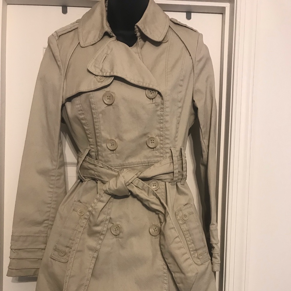 DKNY TAN TRENCH COAT